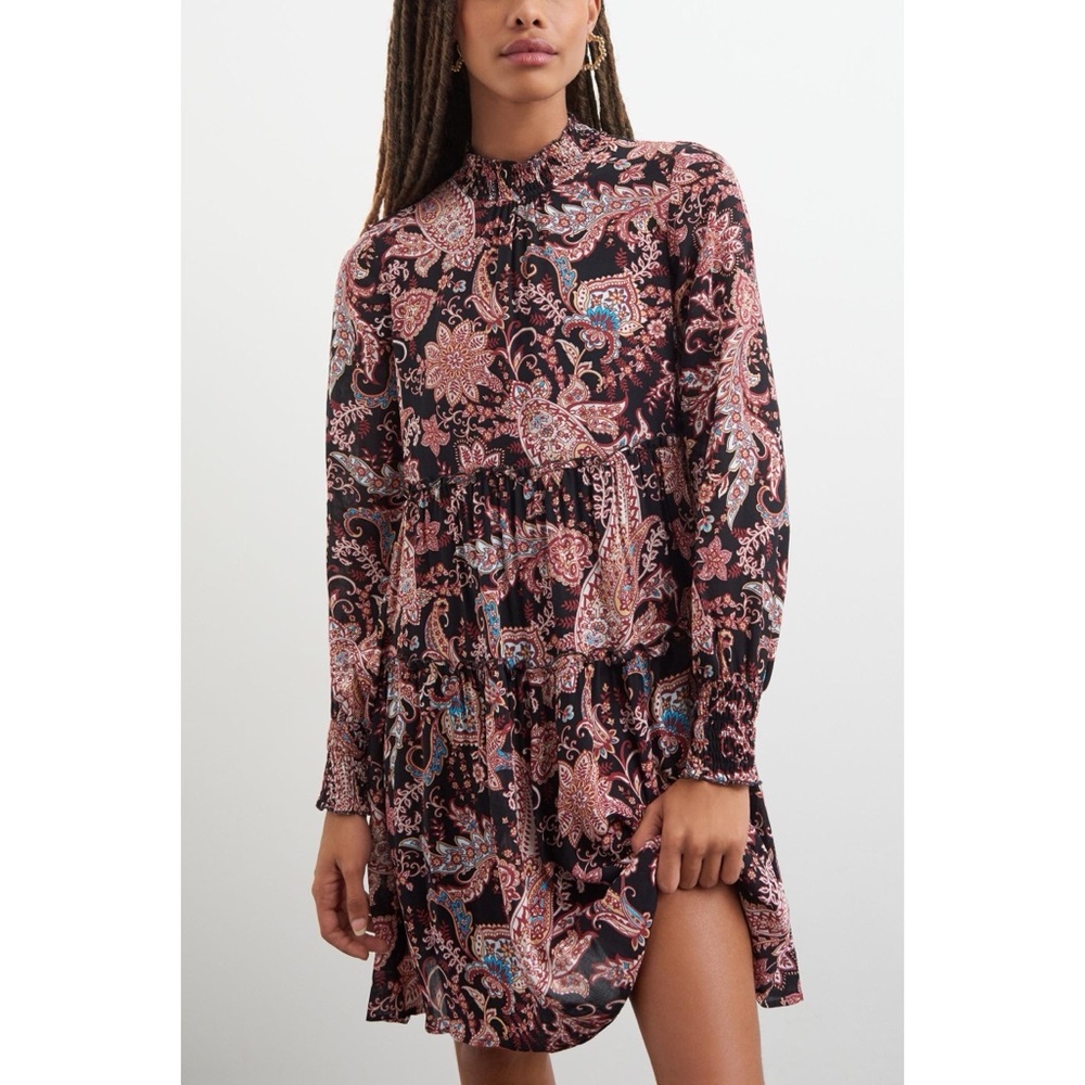 Anthropologie Cady Tiered Tunic Mini Dress in Black & Red Paisley Print‎